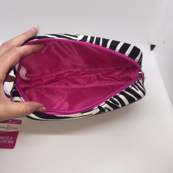 Toiletry Bag - Picture 5 of 5